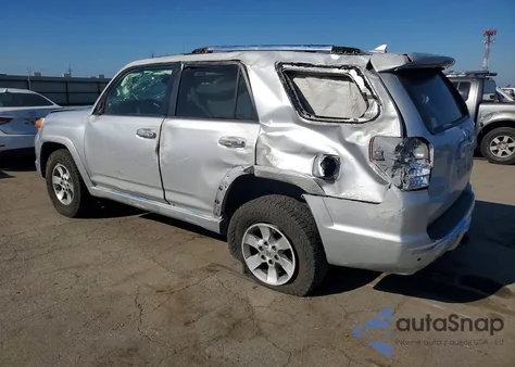2010 Toyota 4Runner Sr5 z USA, uszkodzony, nr VIN JTEBU5JR0A5030266